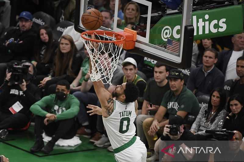 Celtics buat final Timur berimbang 2-2 setelah pukul Heat di Gim 4