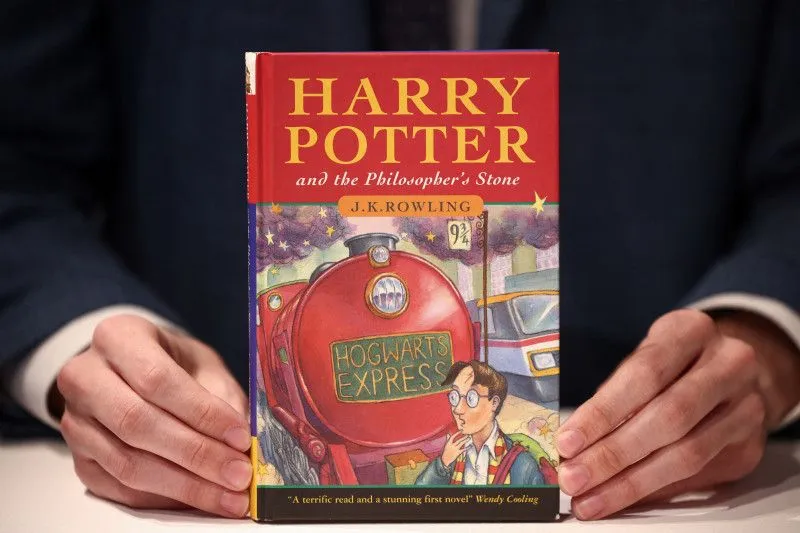 Cetakan Langka Harry Potter Edisi Pertama akan Dilelang di London