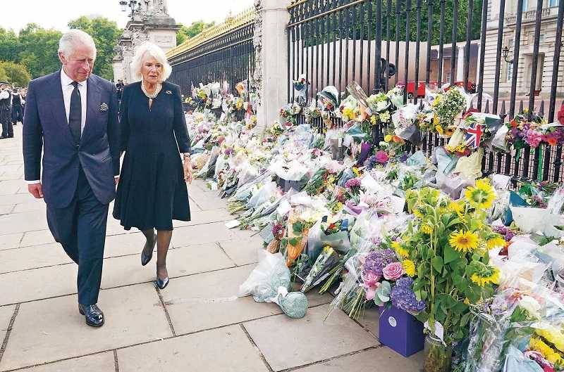 Charles III Naik Takhta, Dunia Beri Penghormatan pada Ratu Elizabeth II