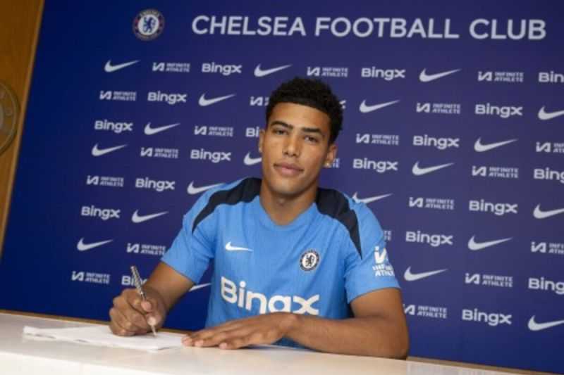 Chelsea Datangkan Bek Timnas AS, Caleb Wiley