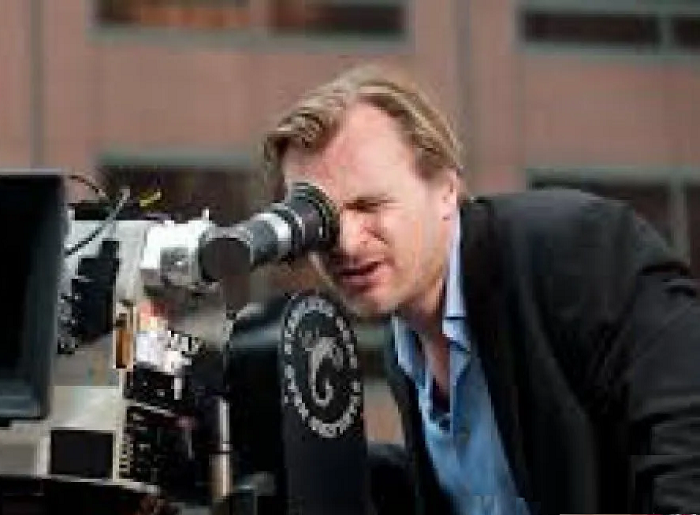 Christopher Nolan Raih Gelar Kebangsawanan Inggris