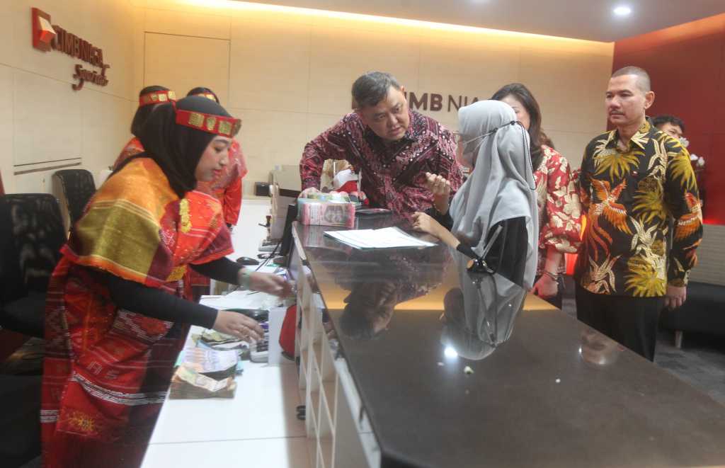 CIMB Niaga Apresiasi Nasabah di Harpelnas 2024 dengan Work From Heart 2