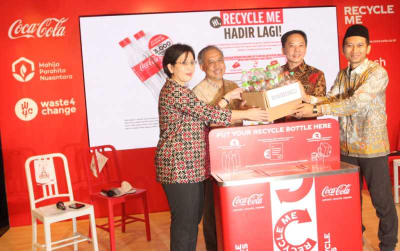 Coca cola kembali gaungkan kampanye Recycle me 1