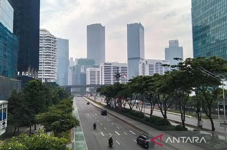 Cuaca Berawan Mendominasi Sejumlah Kota, Warga Diminta Tetap Waspada