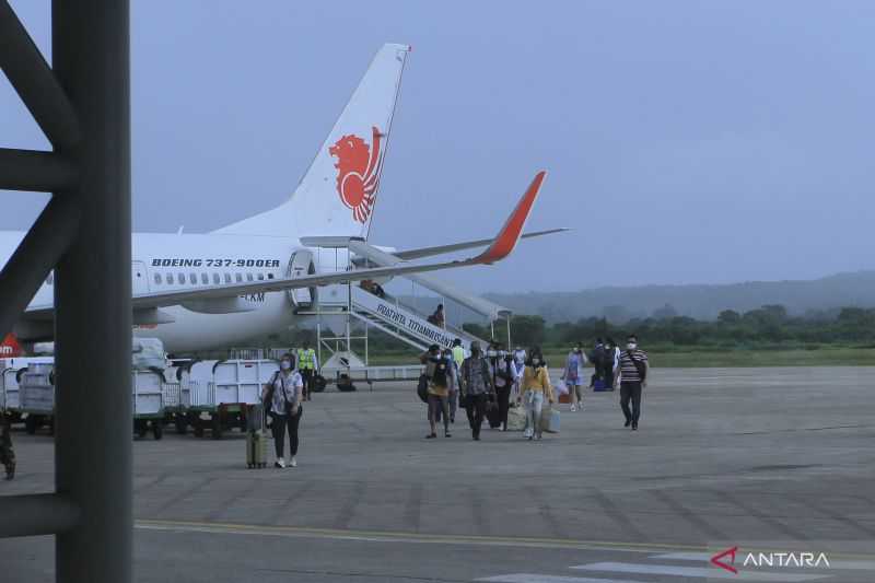 Cuaca Ekstrem, Keberangkatan Dua Pesawat Ditunda di Bandara Kupang