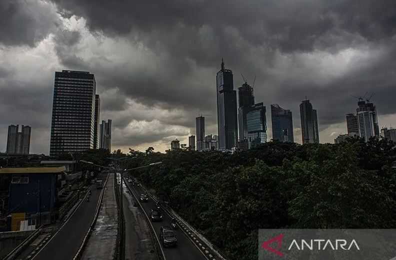 Cuaca Hari ini, Hujan Berpotensi Turun di Sejumlah Kota Besar