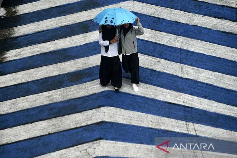 Cuaca Hari Ini, Hujan Ringan hingga Lebat Diperkirakan Turun di Sejumlah Kota Besar