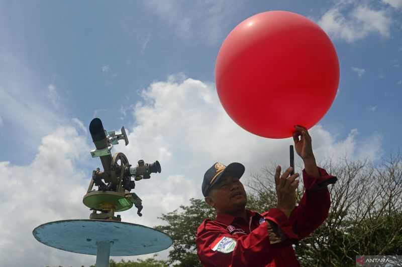 Cuaca Hari Ini, Sejumlah Kota Besar Diprakirakan Berawan dan Hujan