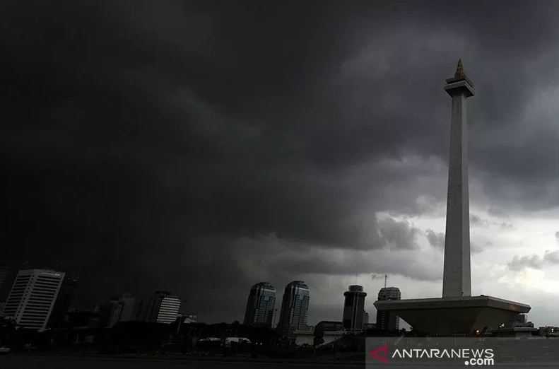 Cuaca Jakarta Diperkirakan Berawan dan Hujan hingga Malam