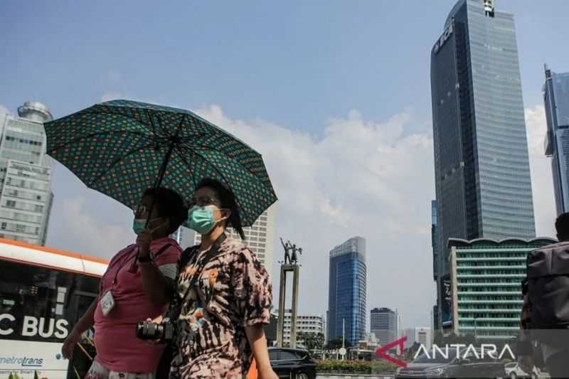Cuaca Jakarta Diprakirakan Berawan pada Selasa Siang