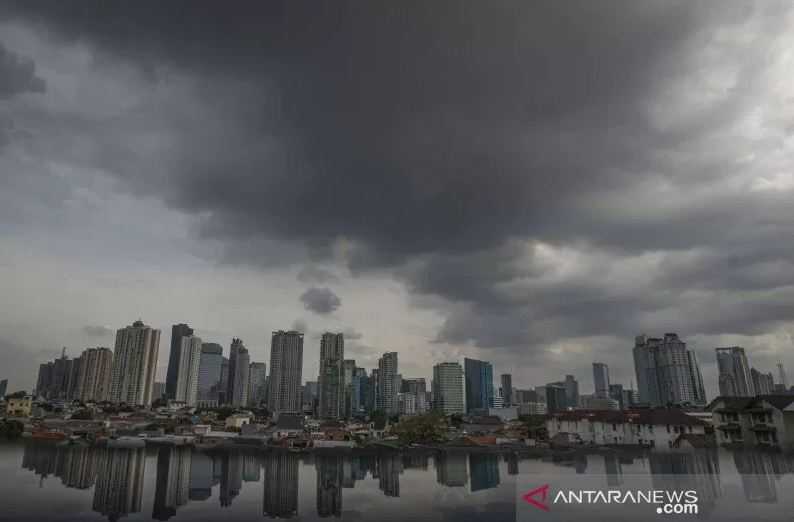 Cuaca Jakarta Hari Ini, Hujan dan Petir Melanda Sejumlah Wilayah
