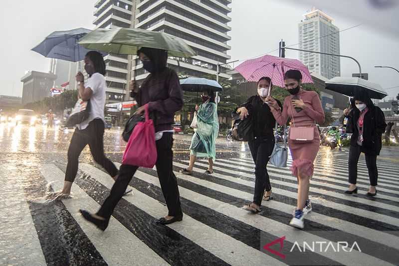 Cuaca Jakarta Siang Ini Lembab dan Basah, Karena Lima Wilayah Ini Akan Diguyur Hujan
