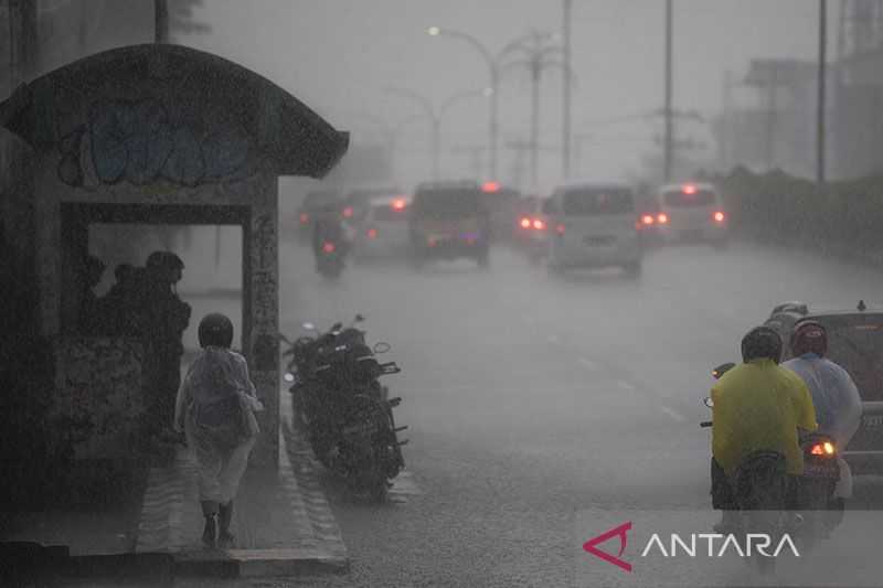 Cuaca Minggu, Hujan Diprakirakan Mengguyur Sejumlah Wilayah