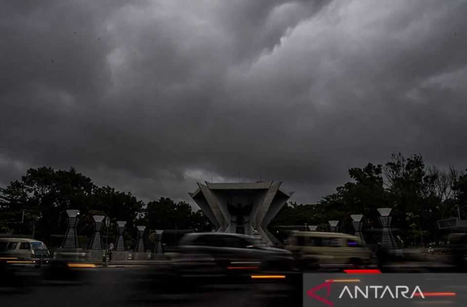 Cuaca Minggu, Hujan Lebat Turun di Sejumlah Wilayah Indonesia