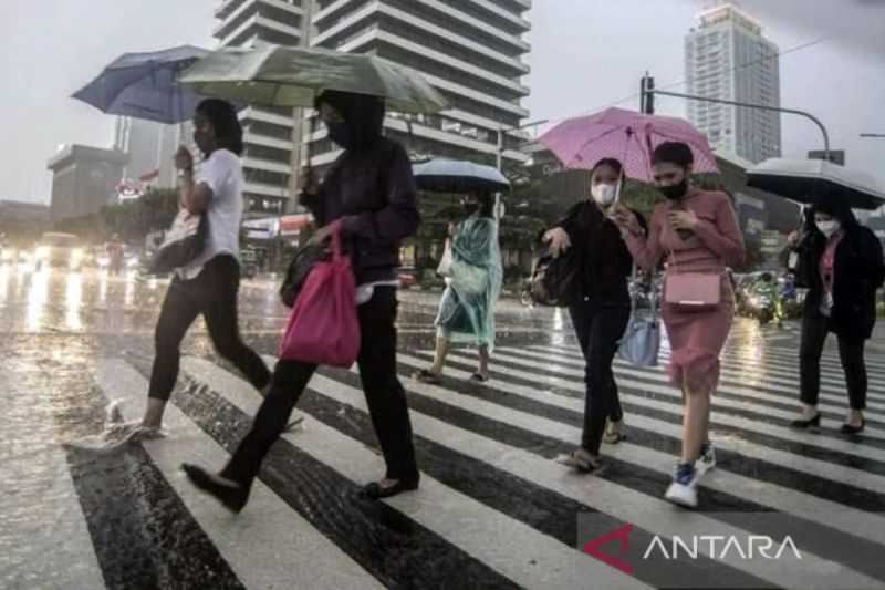 Cuaca Sabtu, Hujan Ringan Turun di Sebagian Besar Wilayah Indonesia
