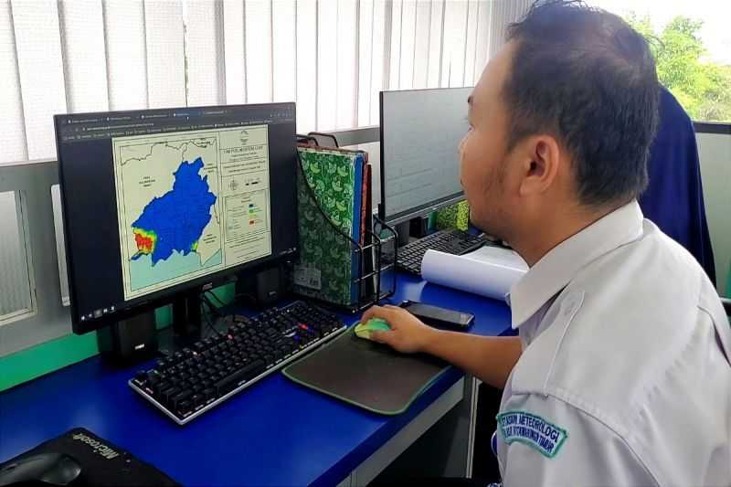 Cuaca Sabtu, Sebagian Besar Wilayah Indonesia Diprakirakan Hujan Ringan