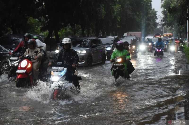 Curah Hujan Tinggi, Dua RT di Jakarta Barat Banjir pada Rabu Malam