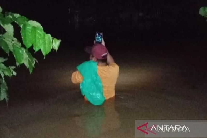 Curah Hujan Tinggi, Solok Selatan Dilanda Banjir dan Longsor