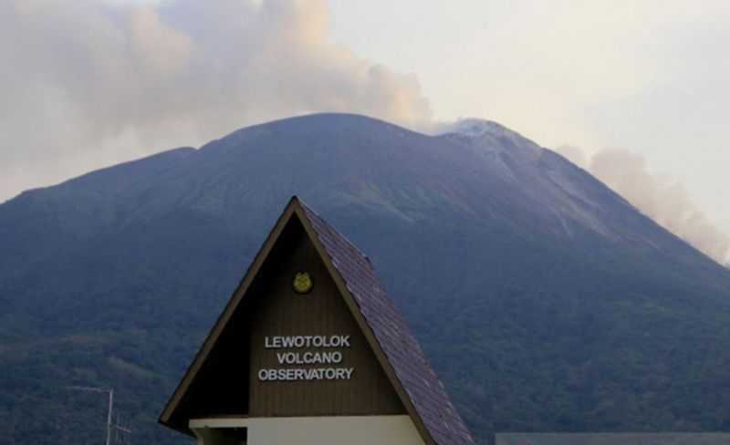 Dalam Satu Setengah Jam, Gunung Ile Lewotolok Erupsi Dua Kali
