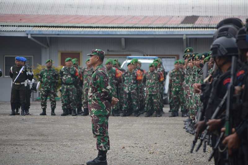 Dandim Mimika Pimpin Apel Pengecekan Pasukan dalam Rangka Kunjungan Panglima TNI dan Kapolri
