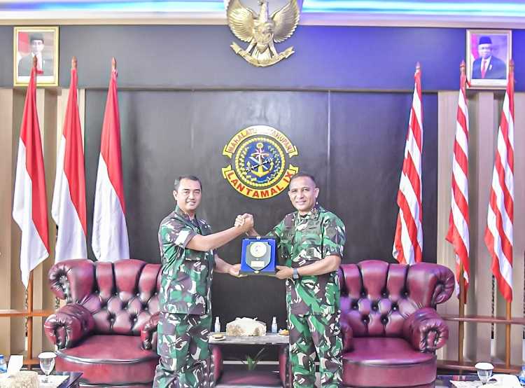 Danlantamal IX Dampingi Komandan Korps Marinir Tatap Muka dengan Prajurit Yonmarhanlan IX
