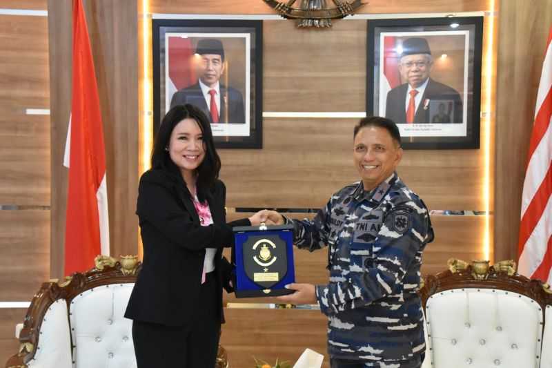 Danlantamal Manado Laksamana Pertama TNI Nouldy J. Tangka Terima Kunjungan Konjen Filipina