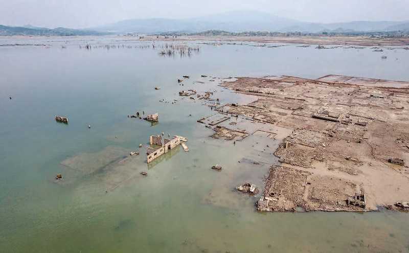 DEBIT AIR WADUK JATIGEDE MENYUSUT