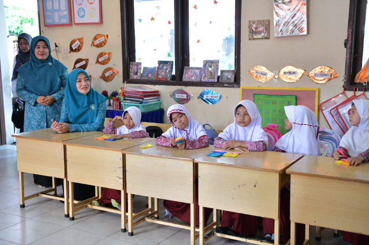 Dedikasi untuk Anak Usia Dini dari Ujung Barat dan Timur Indonesia
