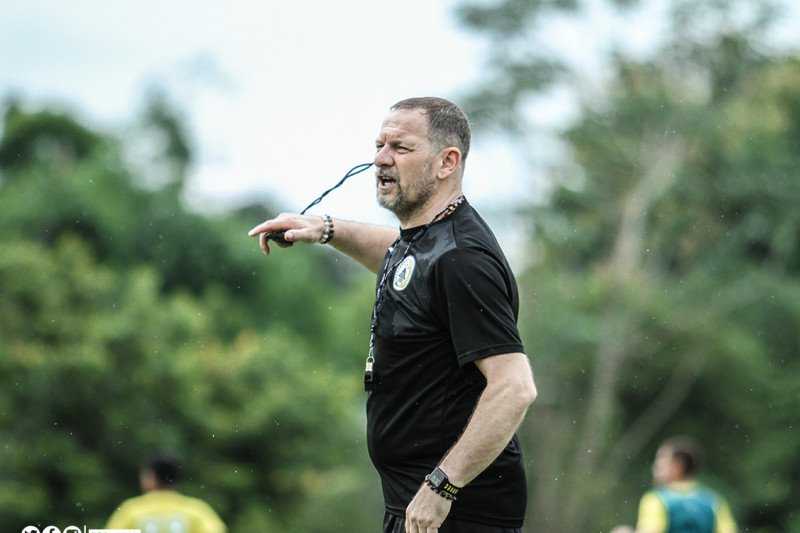 Dejan Antonic Tunggu KITAS Terbit Sebelum Latih PSS Sleman
