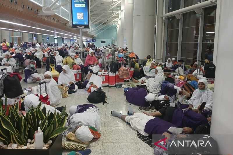 Delay 15 Jam, Garuda Ubah Jadwal Pemulangan Kloter 23 dan 24 Debarkasi Medan