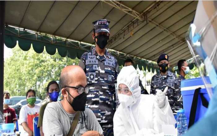 Demi Bisa Punya Antibodi untuk Melawan Covid-19, Warga Rela Antri Divaksin Sejak Subuh Hari