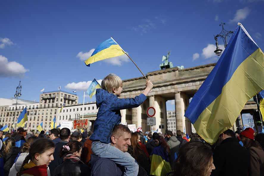 Demo Pro-Ukraina Terjadi di Seluruh Eropa