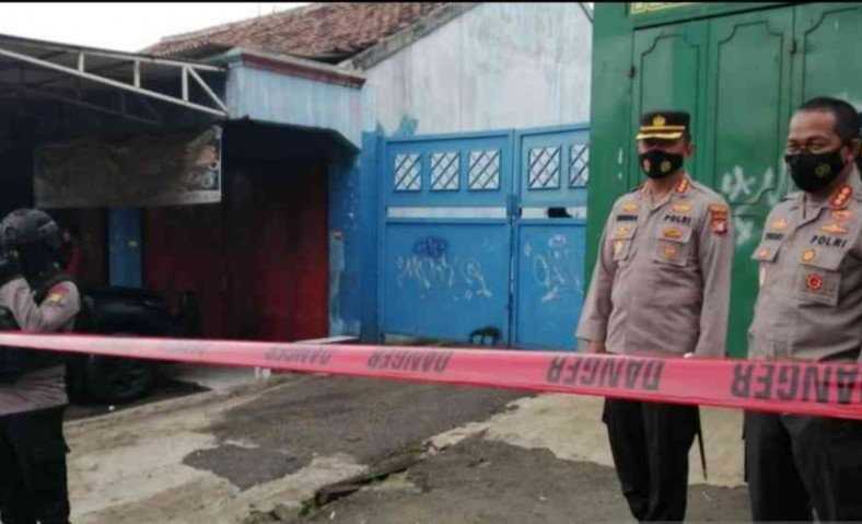 Densus 88 Geledah Rumah Terduga Teroris di Bekasi