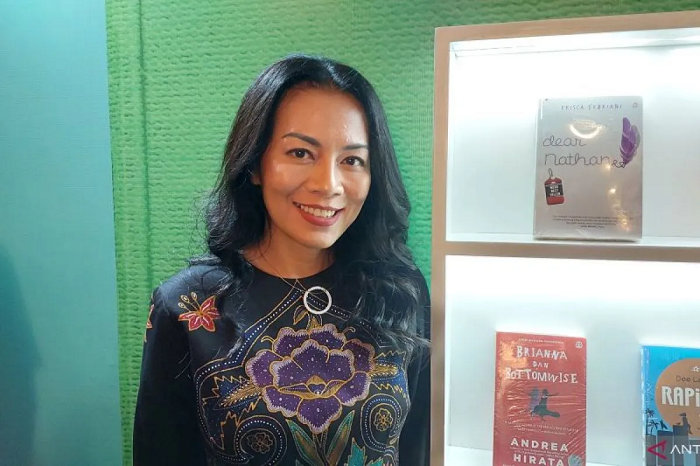 Dewi Lestari Nilai Buku Fiksi Rentan Kena Pembajakan