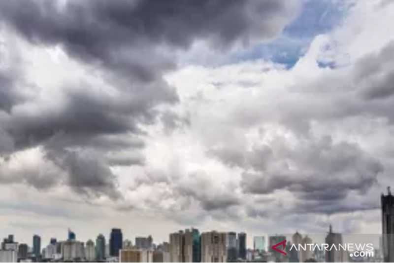 Di Rumah Saja, BMKG Peringatkan Warga agar Waspadai Hujan Lebat Disertai Angin Kencang