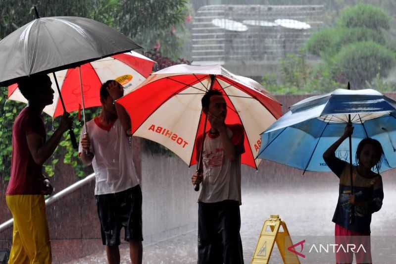 Di Rumah Saja, BMKG Prakirakan Hujan Akan Mengguyur Wilayah Jakarta Minggu Siang