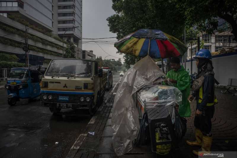 Di Rumah Saja Semoga Tidak Banjir, BMKG Prakirakan Hujan Guyur DKI Jakarta
