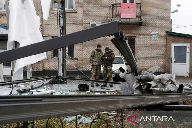 Dibombadir Rudal dan Pasukan Rusia Terus Masuki Ukraina, Presiden Zelenskiy Minta Bantuan Komunitas Dunia
