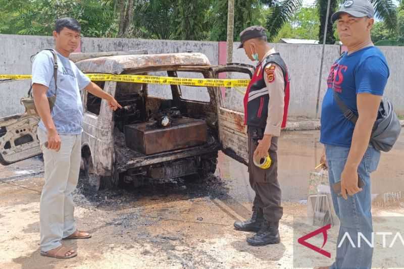 Diduga Timbun BBM, Mobil Minibus Terbakar Saat Isi Bensin di SPBU Jambi
