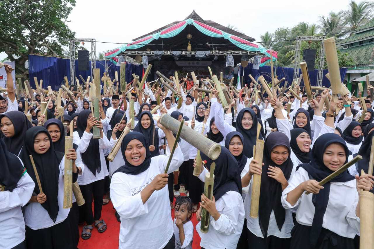 Didukung Gardu Ganjar, Pertunjukan Bedug Kerok di Banten Cetak Rekor Muri 1