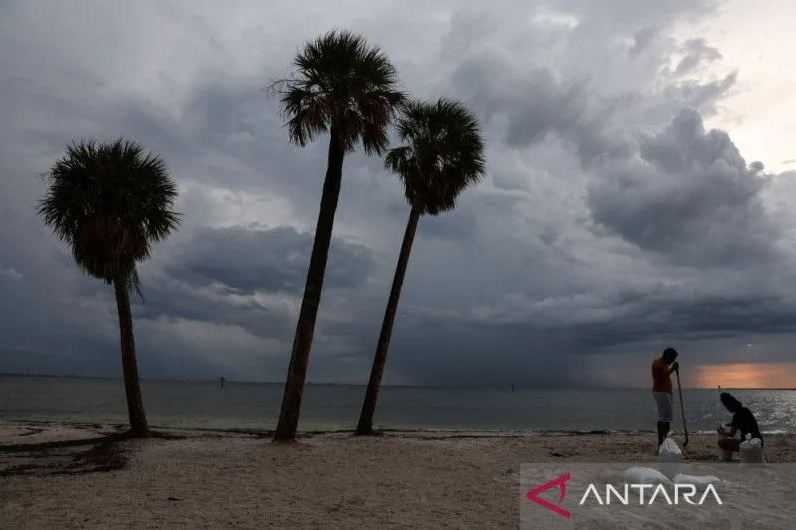 Dihantam Badai, Perahu Imigran Gelap Tenggelam di Lepas Pantai Florida AS, 20 Hilang