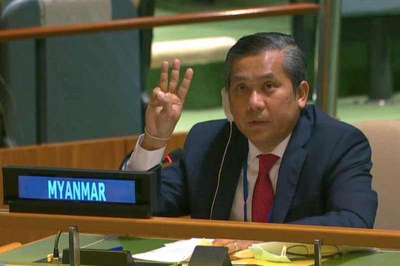 Dipecat, Duta Myanmar untuk PBB Melawan