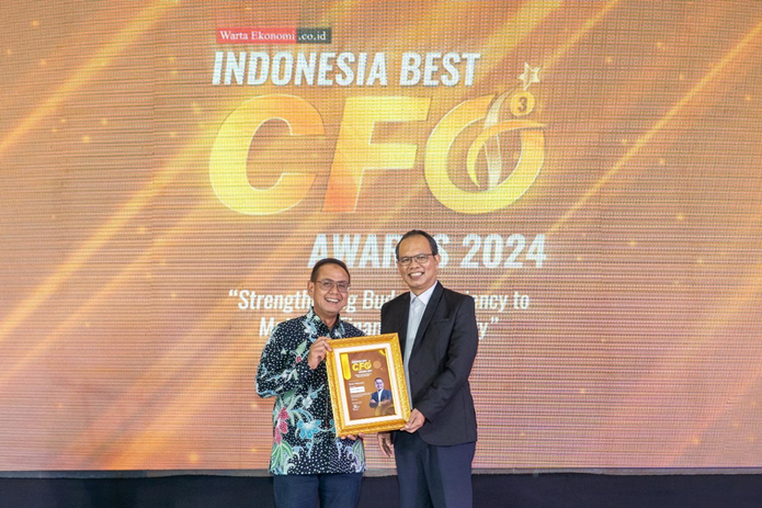 Dirkeu Bank DKI, Romy Wijayanto Raih Penghargaan Indonesia Best CFO Awards 2024