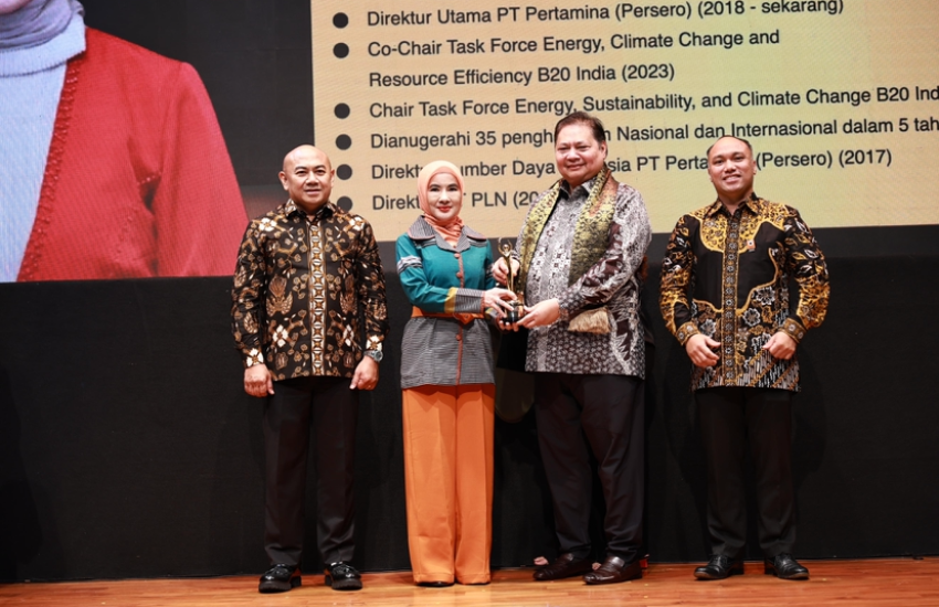 Dirut Pertamina Nicke Widyawati Dianugerahi Lifetime Achievement Awards Atas Kontribusinya Majukan Industri Dalam Negeri