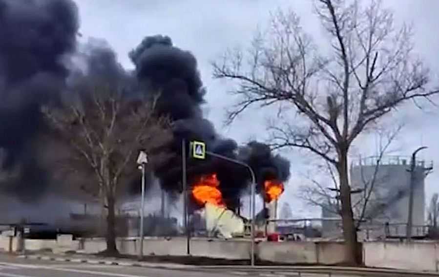 Diserang Drone Ukraina, Depot BBM di Rusia Barat Terbakar