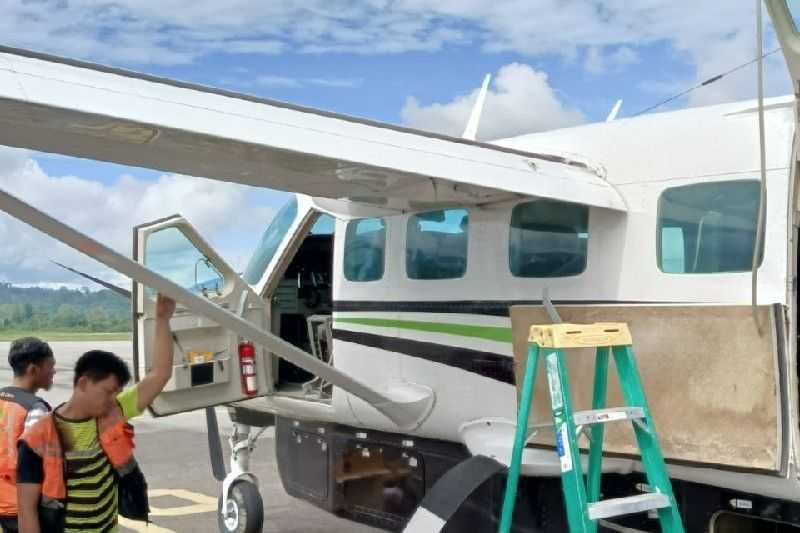 Ditembaki KKB, Pesawat Smart Air Bawa Satgas Cartenz Berhasil Mendarat di Homeyo