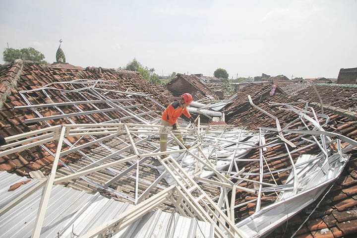 Diterjang Puting Beliung