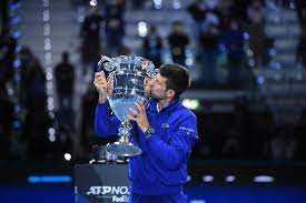 Djokovic Terima Trofi Petis Nomor Satu Dunia