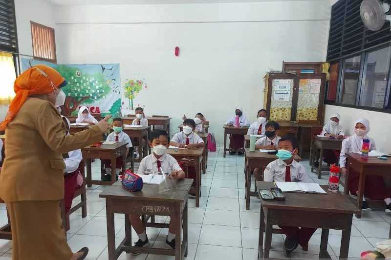 DKI Pertahankan PTM karena Sekolah Daring Tidak Optimal