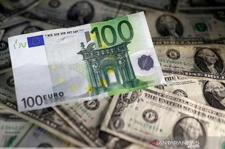 Dolar AS Makin Merosot, Euro Mendekati Puncak 9 Bulan